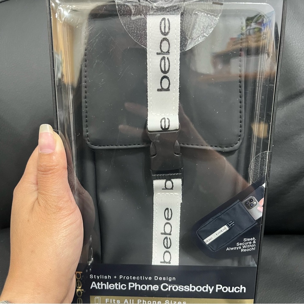 NIB❗️Bebe Athelic Phone Crossbody Pouch in black fits all phone sizes